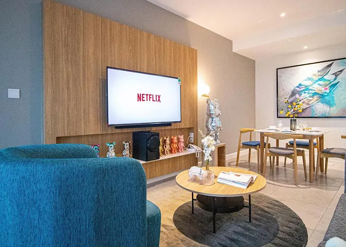 Lusso Suites - D1Mension & Zenity Residence, Sg'S Heart